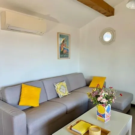 Villa Provencale Avec Vue Mer, Proche Centre Et Plages.