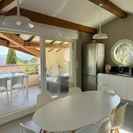 Villa Provencale Avec Vue Mer, Proche Centre Et Plages. Saint-Raphael (Var)