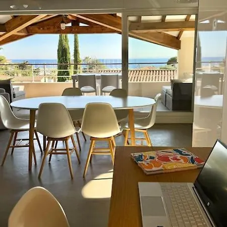 Villa Provencale Avec Vue Mer, Proche Centre Et Plages. *