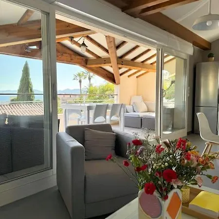 Villa Provencale Avec Vue Mer, Proche Centre Et Plages.