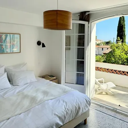Villa Provencale Avec Vue Mer, Proche Centre Et Plages.