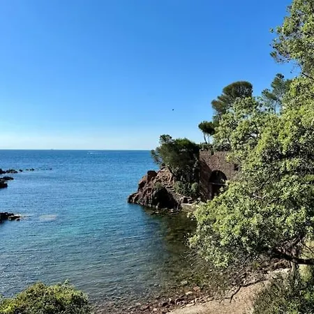 Provencale Avec Vue Mer, Proche Centre Et Plages. Villa Saint-Raphael (Var)