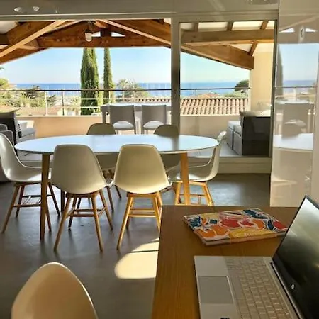 Villa Provencale Avec Vue Mer, Proche Centre Et Plages. *